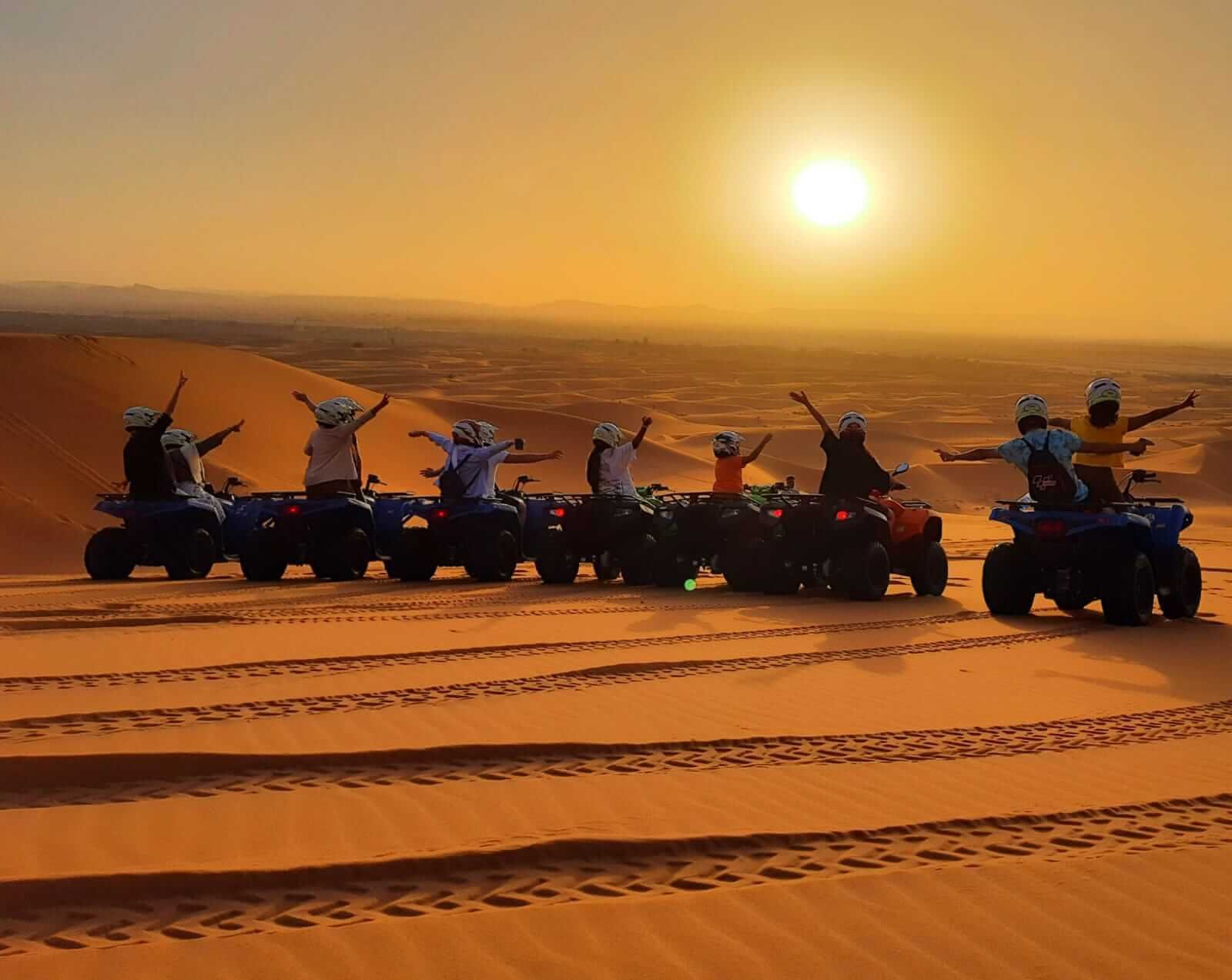 Excursion en quad dans le désert marocain, explorant les dunes dorées de Merzouga